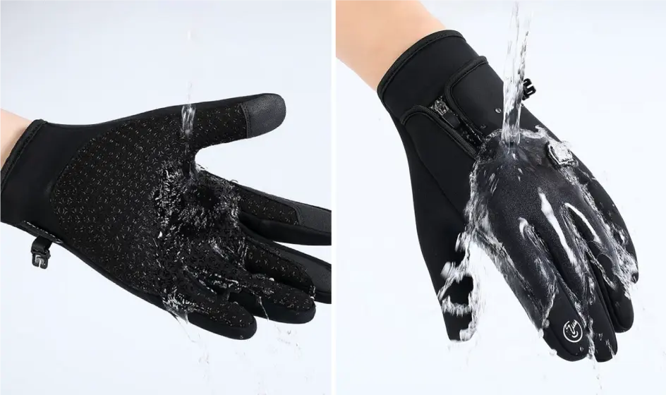 BooLex gloves on a smartphone and in the rain